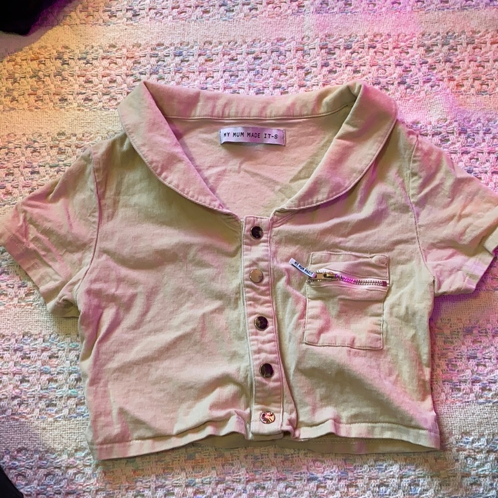 Light beige cropped collared MMMI tee